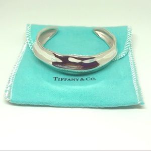 Auth. Tiffany & Co. Silver Leaf Bracelet
